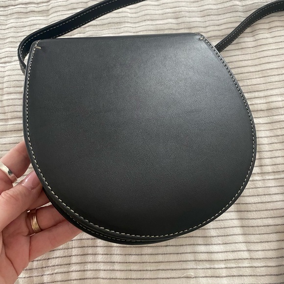 Hunting Season Small Saddle Bag Black with contrast stitching - Picture 4 of 9